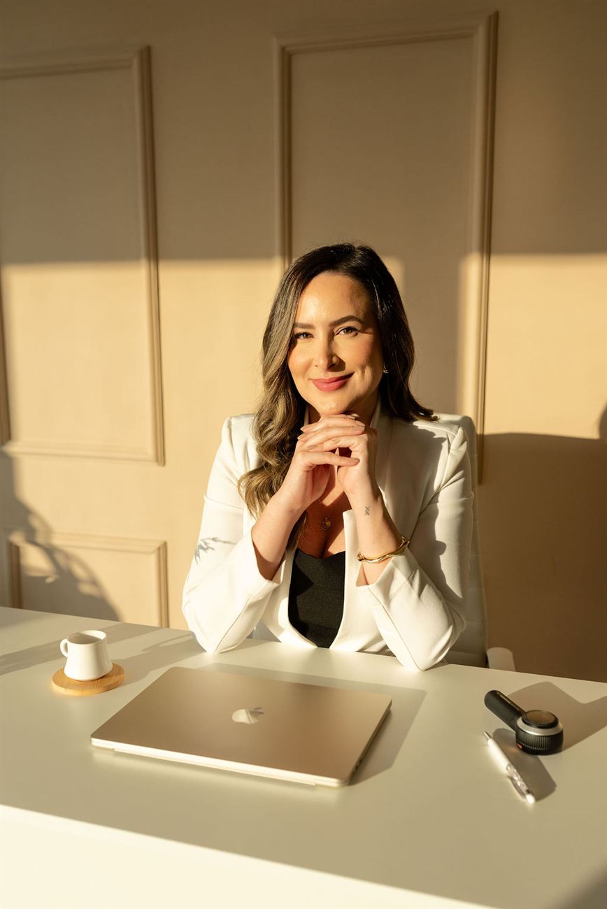 Dra. Belén Mendoza Macías en su consultorio